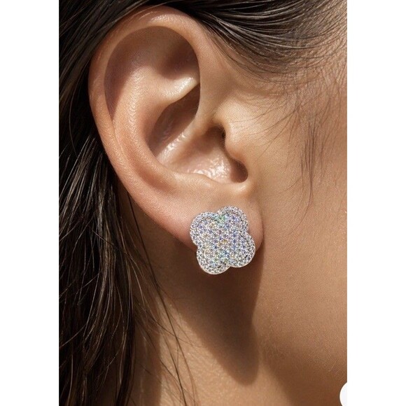 Unbranded Jewelry - 925 Sterling Silver Clover Stud Earrings Screw Back Flower Earrings New